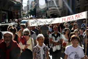Multitudinaria marcha por la memoria, la verdad y la justicia en Rosario