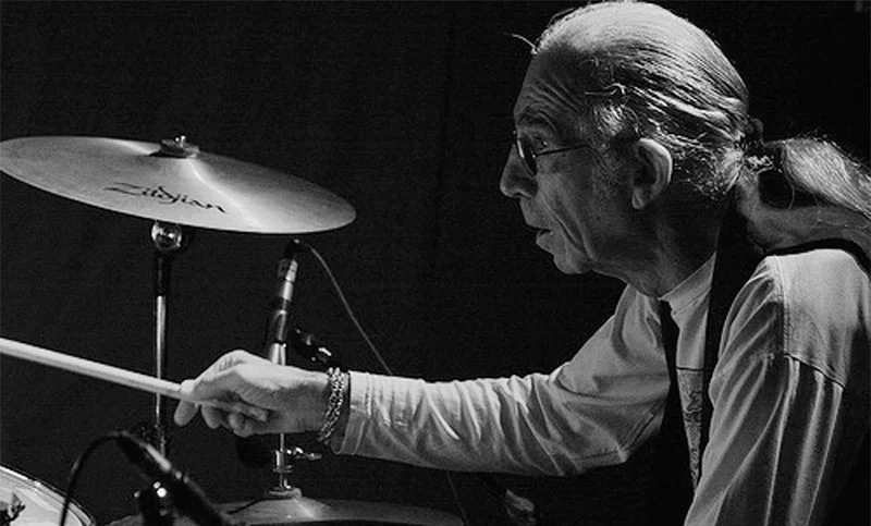 El músico tenía 84 años y sufrió un accidente cerebro vascular. Actualmente formaba parte de la banda de Kevin Johansen. 