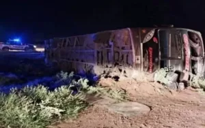 Córdoba: Murió una mujer y hay 24 heridos tras vuelco de un colectivo