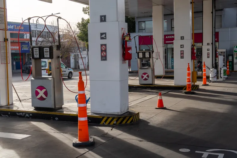 Nación extendió la suspensión del suministro de GNC por 24 horas para priorizar hogares.