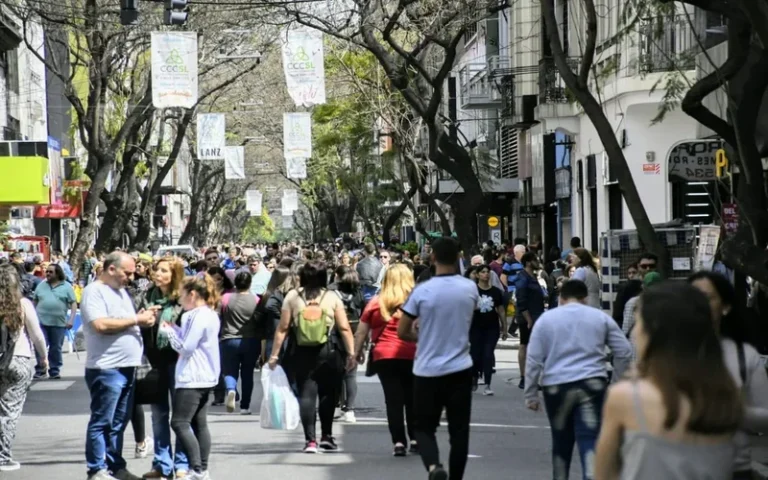 Navidad: calle San Luis será peatonal este sábado desde las 10