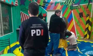 nena murió tras caer de un toro mecánico