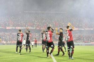 Newell's visita al Santos en Brasil