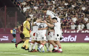 La Lepra le ganó 2 a 0 a Lanús