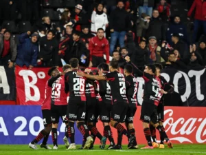 Newell's recibe a Lanús en el Coloso