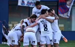 Newell's se impuso ante Tigre por 2 a 0