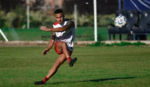 Newell's enfrenta a Godoy Cruz de Mendoza.