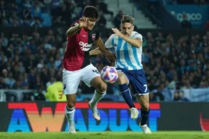 Newell's se enfrenta a Racing en Avellaneda
