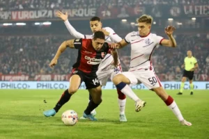 Newell's enfrenta a San Lorenzo de Almagro.