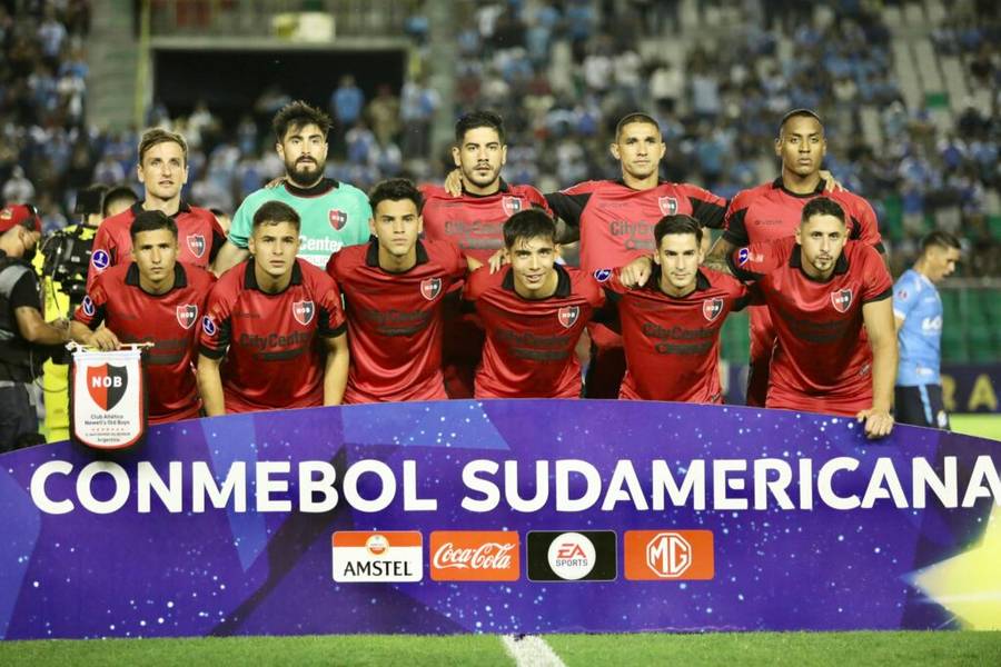 Newell's con camiseta roja