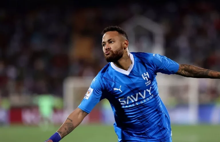 Neymar vuelve a jugar después de un año.