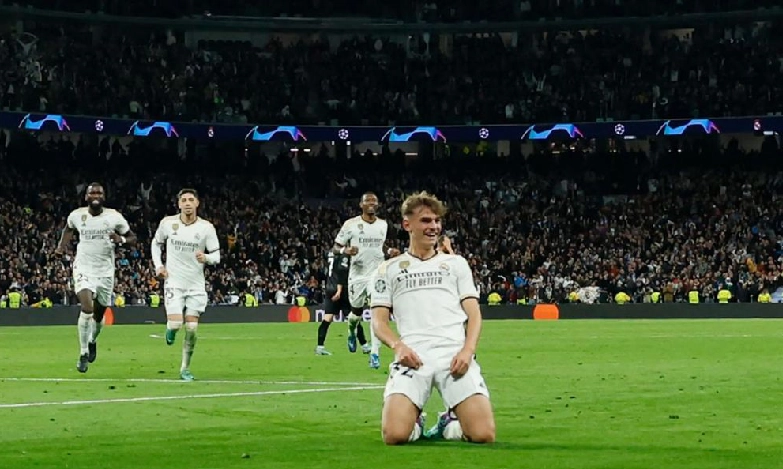 La joven promesa argentina de 19 años hizo su debut en la red anotando el tercer gol del "merengue" contra el Napoli por la Champions League.
