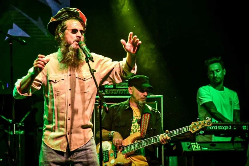 La tradicional banda de reggae regresa a la ciudad en el marco del "Flow Music Festival" junto a los rosarinos de Fruta Deliciosa