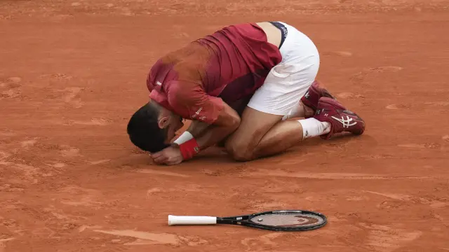 El serbio Novak Djokovic, que viene de derrotar a Francisco Cerúndolo en un maratónico partido, se bajó del Grand Slam francés. 