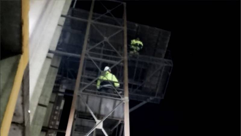 Obrero del puerto amenazó con saltar al vacío para reclamar indemnización tras despido.