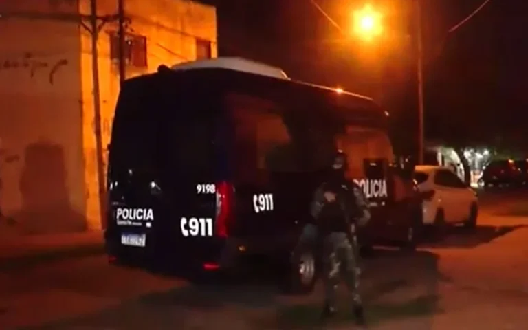 Ocho policías detenidos por robar droga y falsificar actas