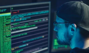 Piden la detención de un financista por estafas piramidales.