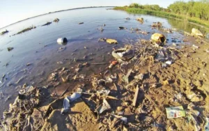 Ordenaron que continúe la investigación sobre vertidos contaminantes en el río Paraná