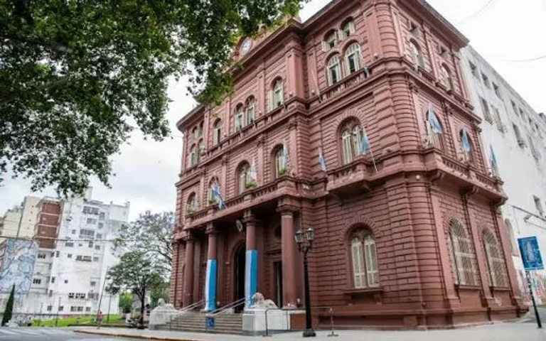 Palacio de los Leones: ya pasaron 1300 personas en las visitas guiadas