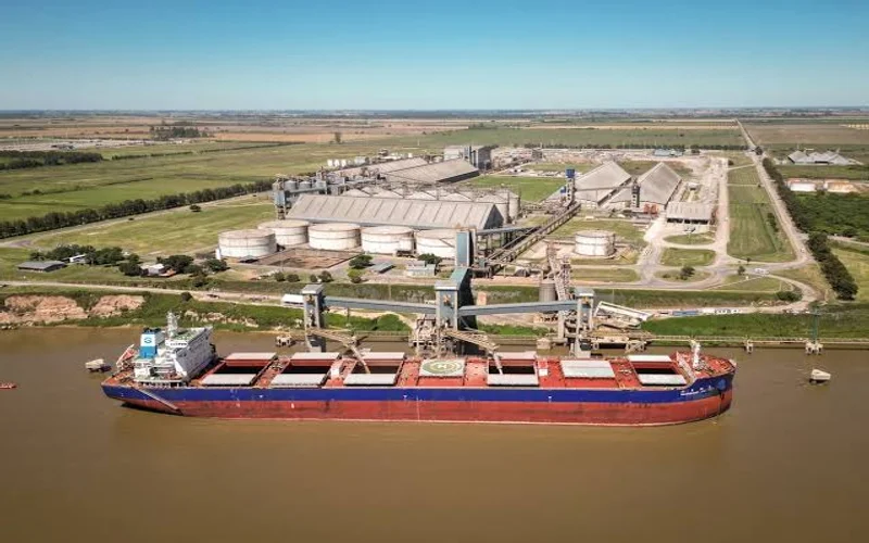 Peyrano pide puertos del Gran Rosario para exportación minera
