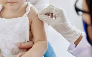 Piden reforzar vacunas ante el alerta por coqueluche en Argentina