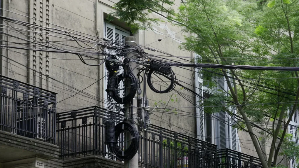 Plan para ordenar cables en el centro de Rosario