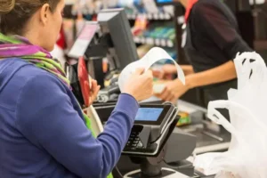 salarios en argentina: trabajar más y comprar menos