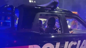 Hinchas en la tribuna durante el clásico rosarino