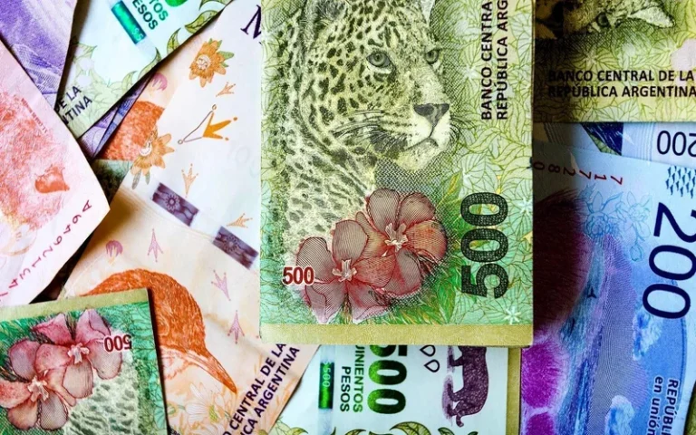 ¿Por qué los bancos no toman billetes de baja denominación?