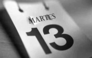 Por qué se cree que el martes 13 trae mala suerte