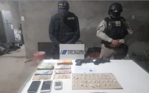 Prefectura allanó cinco viviendas en Rosario y secuestró droga