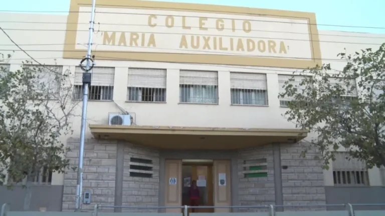 Preocupación en la escuela María Auxiliadora por una bala dentro de un aula