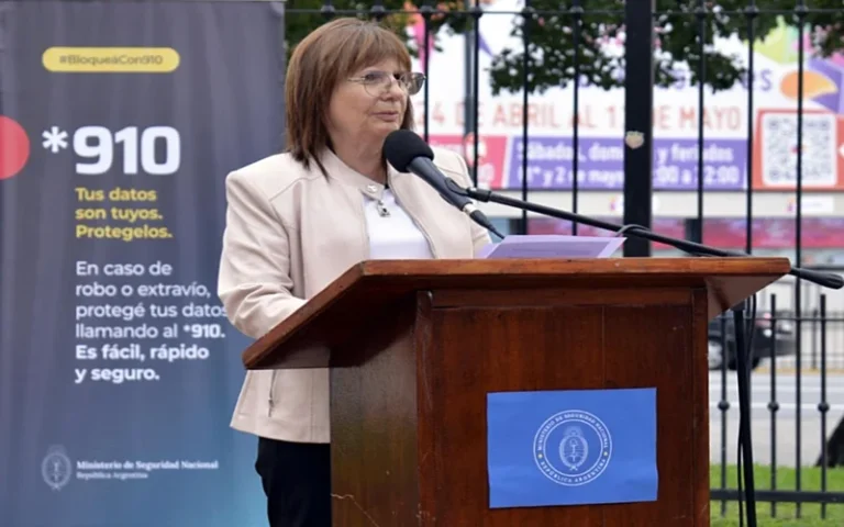 Presentan la línea *910 para denunciar el robo y bloqueo de celulares