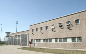 Prisión preventiva para la policía que filtró información del 911 a su novio
