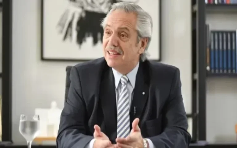 Procesaron al ex presidente Alberto Fernández en la causa Seguros