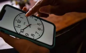 Proponen cambiar la hora en la Argentina