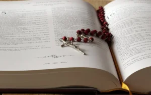 Buscan eliminar jubilaciones y pensiones de obispos y sacerdotes