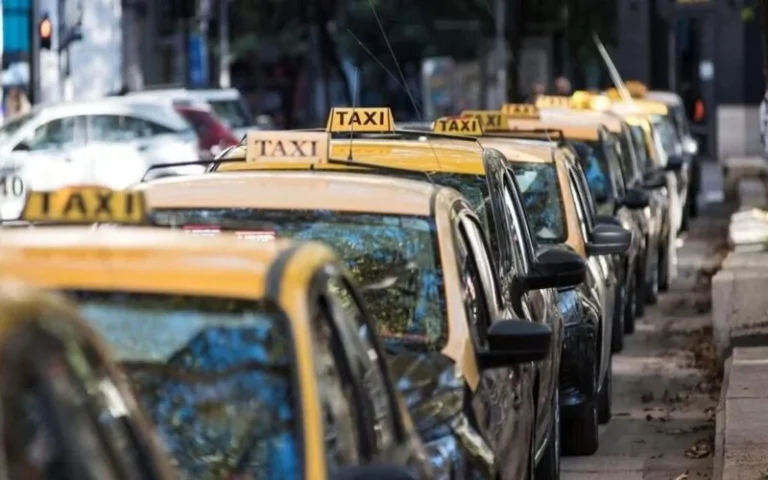 Proponen reemplazar la bajada de bandera de los taxis