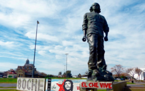 Proponen reemplazar la figura del Che Guevara por la de Messi