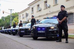 Se suman a los 200 patrulleros y 99 motos entregados a Santa Fe en 2024, como parte de un plan que redujo los índices de violencias.