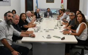 Provincia se reunió con gremios de la salud por las negociaciones salariales