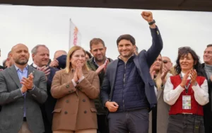 Pullaro “Siempre vamos a defender al campo y la industria, porque es la forma que tiene el país para salir adelante”