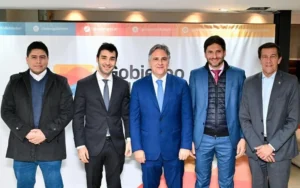 Pullaro arma un frente común con otros cuatro gobernadores