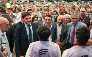 Pullaro en la subasta de bienes incautados al delito