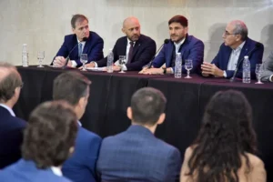 Pullaro dijo que el crecimiento del país viene por las exportaciones