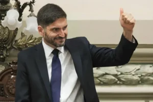 Pullaro rechaza el veto universitario: "Los diputados de mi partido bajo ningún concepto van a acompañar"