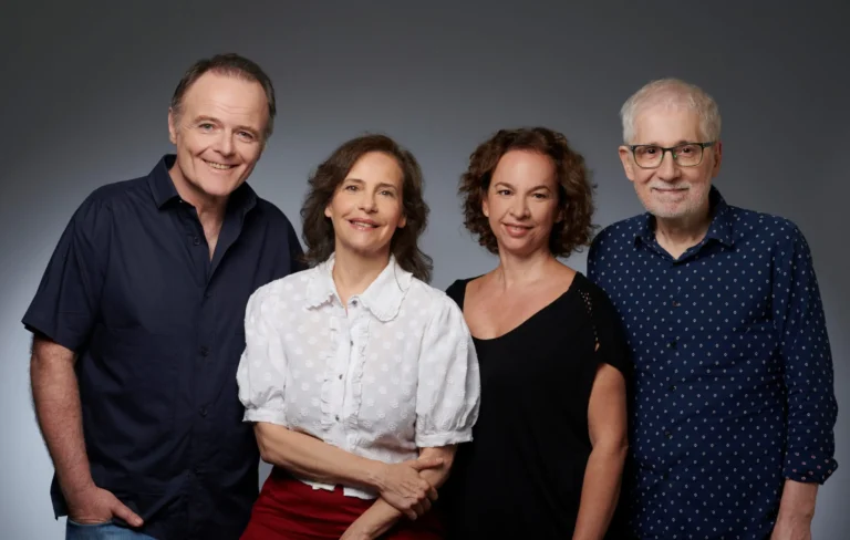 RELATIVIDAD LLEGA AL TEATRO ASTENGO