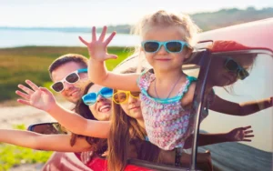 Recomendaciones para viajar con niños en auto durante las vacaciones