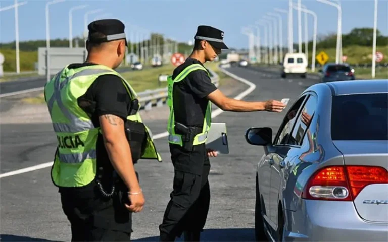 Refuerzan los controles de tránsito en las rutas por el fin de semana largo