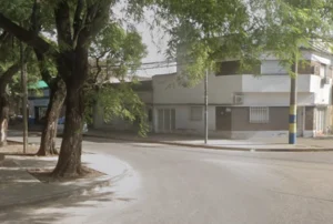 Rescataron a dos mujeres que cayeron en un socavón durante la tormenta en Rosario.